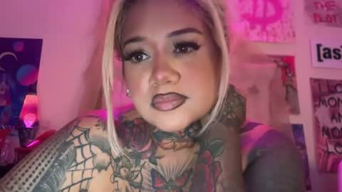 Snapshot of onlyvirgo chatting on 07/10/26, 04:53 Avery Lee online show from 07/10/26, 04:53