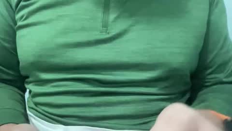 Snapshot of onthedlhere chatting on 10/22/25, 02:39 onthedlhere online show from 10/22/25, 02:39