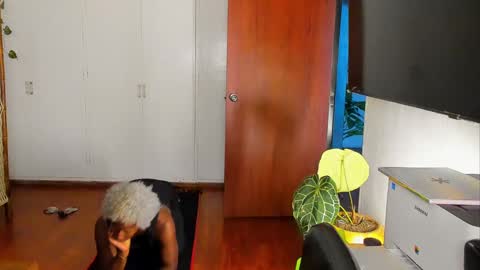 onyxart online show from 01/27/25, 01:09