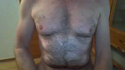 ooehot online show from 04/19/26, 06:24