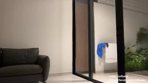 Helen online show from 12/04/25, 12:14