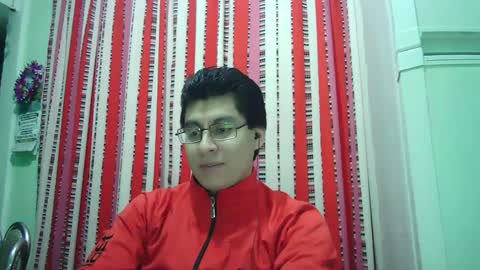 Snapshot of oomaurooo chatting on 12/15/24, 05:45 oomaurooo online show from 12/15/24, 05:45