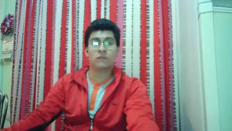 Snapshot of oomaurooo chatting on 12/18/24, 06:32 oomaurooo online show from 12/18/24, 06:32
