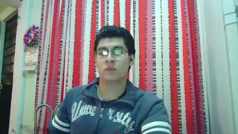 Snapshot of oomaurooo chatting on 12/20/24, 05:47 oomaurooo online show from 12/20/24, 05:47