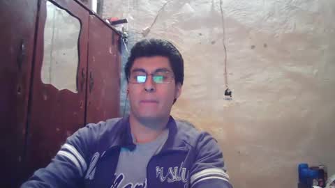 Snapshot of oomaurooo chatting on 12/23/24, 12:35 oomaurooo online show from 12/23/24, 12:35