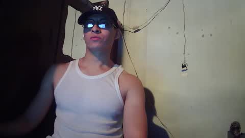 Snapshot of oomaurooo chatting on 12/20/25, 07:15 oomaurooo online show from 12/20/25, 07:15