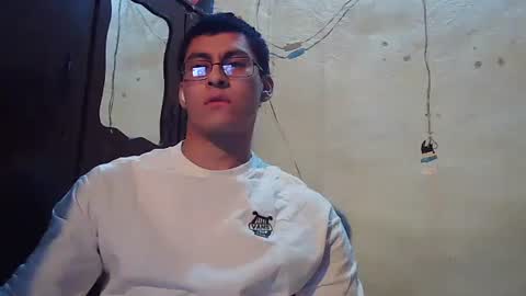 Snapshot of oomaurooo chatting on 01/12/26, 05:12 oomaurooo online show from 01/12/26, 05:12