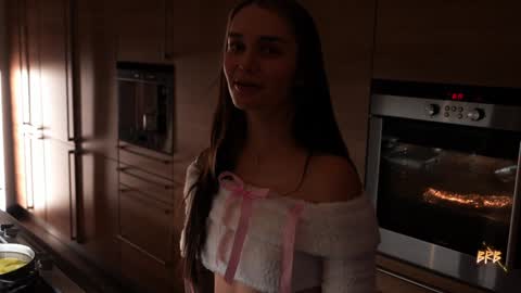 Eva online show from 01/11/25, 07:16