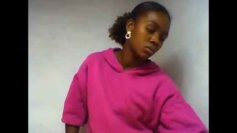 oooorazanasoa online show from 06/11/26, 09:07