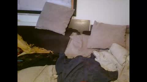 Snapshot of ooosmokerooo chatting on 02/19/25, 10:31 ooosmokerooo online show from 02/19/25, 10:31