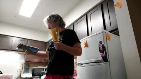 Snapshot of opalockajoe chatting on 12/08/24, 09:41 TsJojo online show from 12/08/24, 09:41