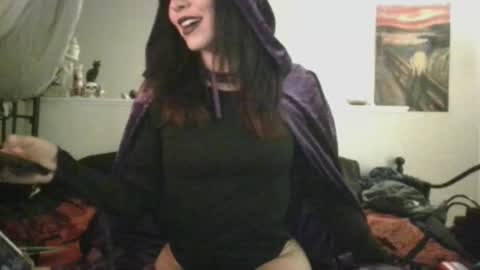 Snapshot of opalsessence_ chatting on 10/22/25, 03:51 opalsessence_ online show from 10/22/25, 03:51