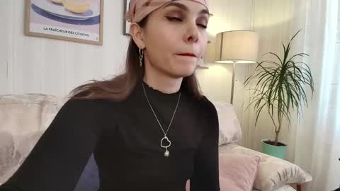 ophelia blue online show from 01/17/26, 12:21