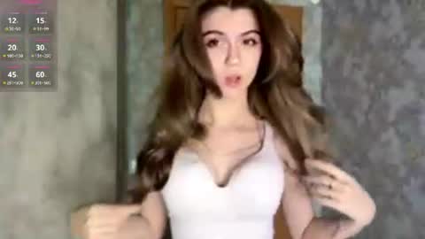 Yesenia online show from 06/22/26, 07:05