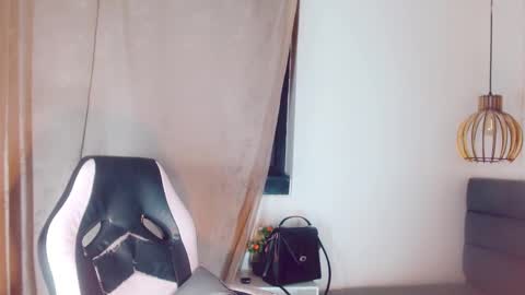 Oriana braom online show from 02/19/25, 09:50