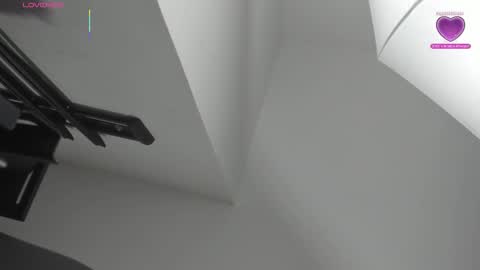 Miss Guzman  online show from 10/31/25, 04:30