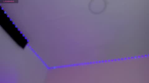 Miss Guzman  online show from 11/21/25, 01:04