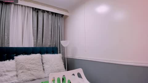 Snapshot of oriana_jhonson chatting on 10/14/25, 11:33 Oriana online show from 10/14/25, 11:33