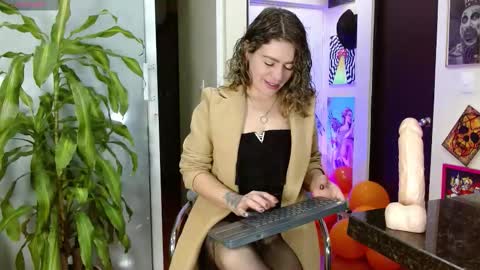 Oriana online show from 10/08/25, 10:46