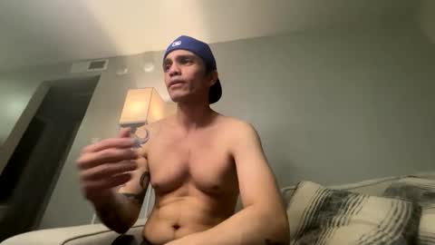 Snapshot of orlando702 chatting on 10/27/25, 02:15 orlando702 online show from 10/27/25, 02:15