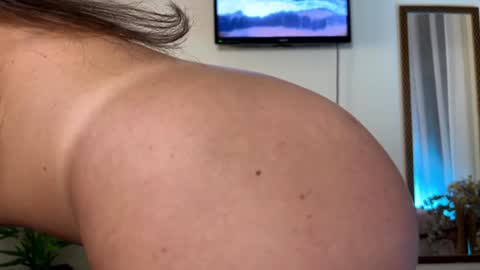 Snapshot of ormary chatting on 01/20/25, 07:14 Mary online show from 01/20/25, 07:14