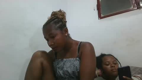 ornellahhh online show from 11/19/25, 07:03