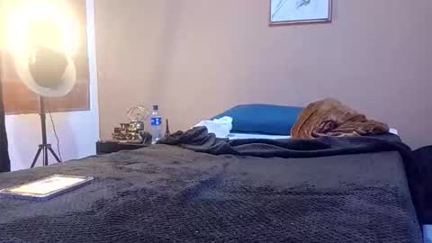 osarito3x online show from 04/19/26, 09:19