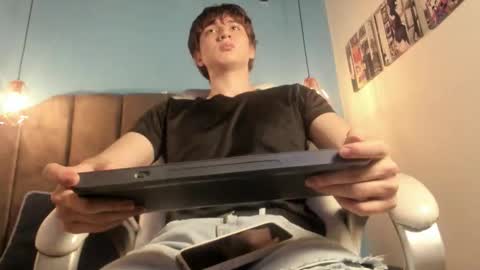 Oscar online show from 02/15/26, 02:41