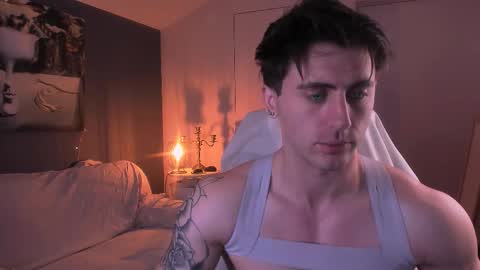 Snapshot of oscar_miller_ chatting on 09/22/25, 09:06 Oscar online show from 09/22/25, 09:06