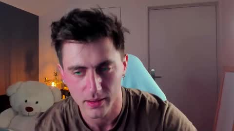 Snapshot of oscar_miller_ chatting on 10/23/25, 09:13 Oscar online show from 10/23/25, 09:13