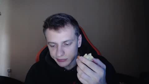 Snapshot of oscar_sssky chatting on 09/20/25, 09:54 Oscar online show from 09/20/25, 09:54