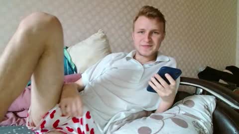 Snapshot of oscar_wildy chatting on 11/02/25, 12:40 Oscar online show from 11/02/25, 12:40