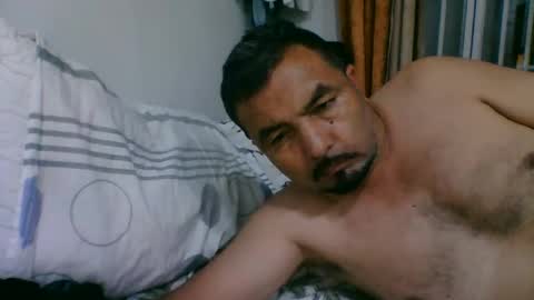 oscarjhe3512 online show from 04/19/26, 02:00