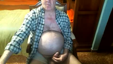 Snapshot of oscarw chatting on 12/16/24, 04:27 Oscar online show from 12/16/24, 04:27