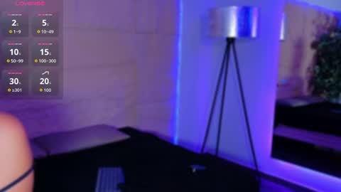 Snapshot of osiriss_ chatting on 07/16/26, 10:05 Osiriss online show from 07/16/26, 10:05