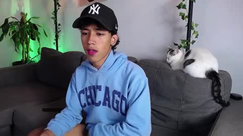 ostin 18hot online show from 12/13/24, 01:26