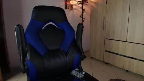 ostin 18hot online show from 01/16/25, 04:49