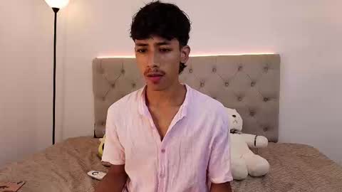 ostin 18hot online show from 10/14/25, 12:55