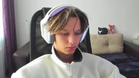 Ostin online show from 10/06/25, 03:26