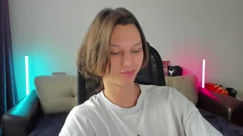 Ostin online show from 03/19/26, 03:54