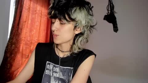 Otto 3 online show from 02/05/25, 01:54