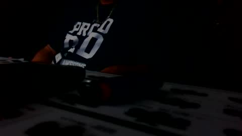 Snapshot of ouiostie chatting on 09/26/25, 07:01 Vraiment la online show from 09/26/25, 07:01