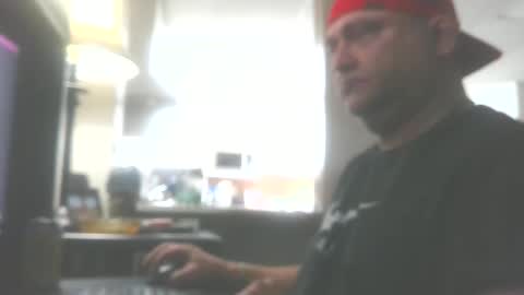 Snapshot of ouiostie chatting on 12/03/25, 04:05 Vraiment la online show from 12/03/25, 04:05