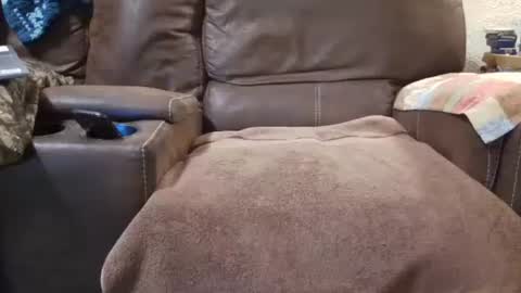 Snapshot of outdoorsmanmark71 chatting on 12/21/25, 09:44 outdoorsmanmark71 online show from 12/21/25, 09:44