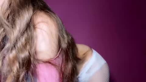 Snapshot of outerspace2000 chatting on 09/25/25, 06:22 outerspace2000 online show from 09/25/25, 06:22