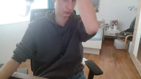 OverkneeBabe online show from 02/01/25, 12:58