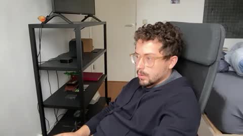 Snapshot of ovidius96 chatting on 09/18/25, 12:18 ovidius96 online show from 09/18/25, 12:18