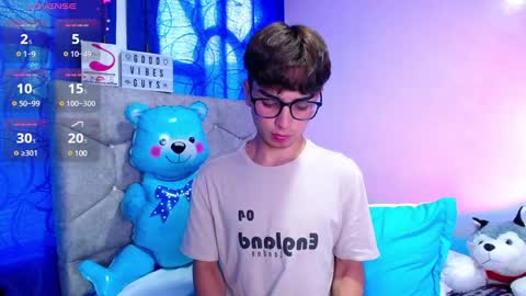 Owen  Independent model  online show from 12/04/24, 09:13