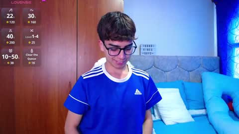 Owen  Independent model  online show from 01/14/25, 05:45