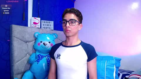 Owen  Independent model  online show from 01/28/25, 06:16